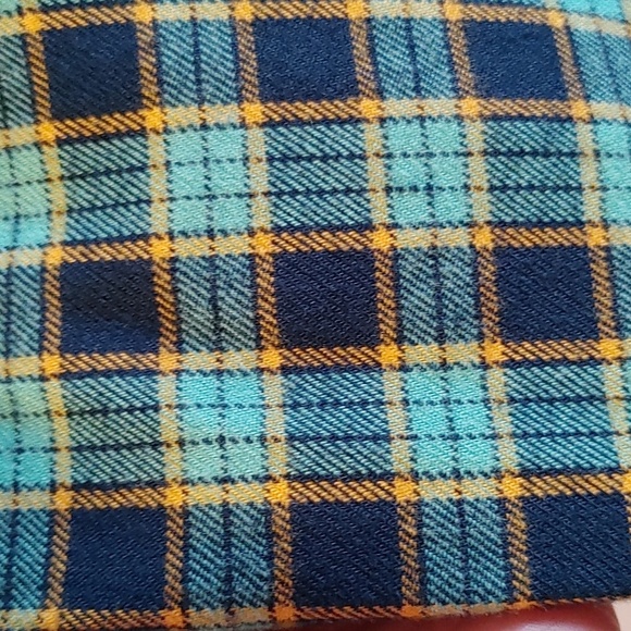 Women's Oakley Plaid Flannel Button Down Shirt - Picture 4 of 8